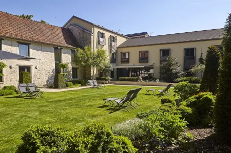 Maison d'Hôtes les Herbes Folles Отели рядом с достопримечательностью «Espace Musée Aéroport Charles de Gaulle Terminal 2E»