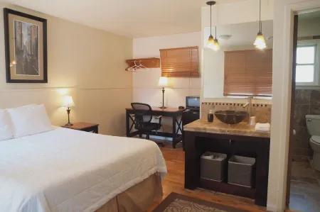 The Crest Motel Отели в г. Logan County