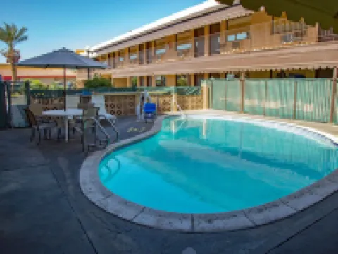 Townhouse Inn and Suites Hotels in Brawley