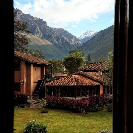 Lizzy Wasi Urubamba