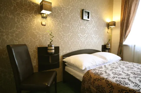 Hotel Seven 7 Отели в г. Калиш