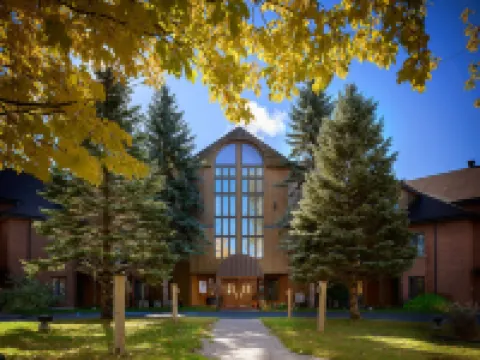 聖皮埃爾湖酒店 三河城酒店