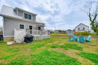 Walk to Beach & Central Park: Home in Cape Charles - 4 stjerner