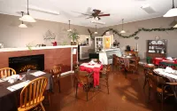 Genevieve Bay Inn Hotels in Plum Point