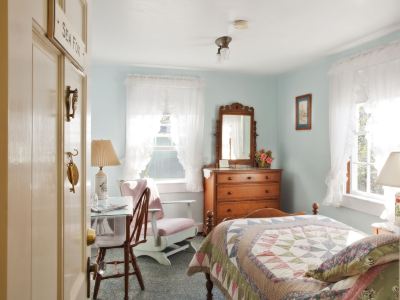 The Barnacle Inn
