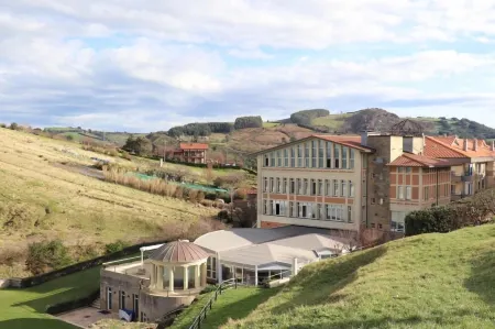 Hotel & Talasoterapia Zelai