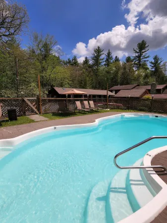 Magnolia Streamside Resort Отели в г. Креско