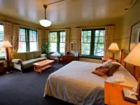 McMenamins Edgefield Hotels in Multnomah County
