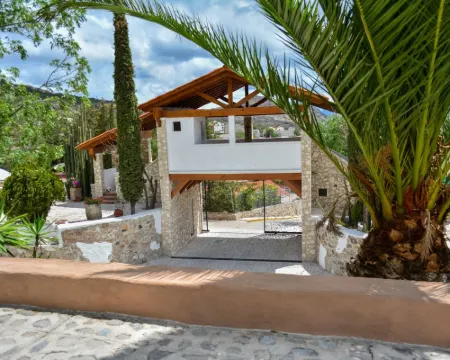 Zidada Hotel and Chalets Hotels in Bernal