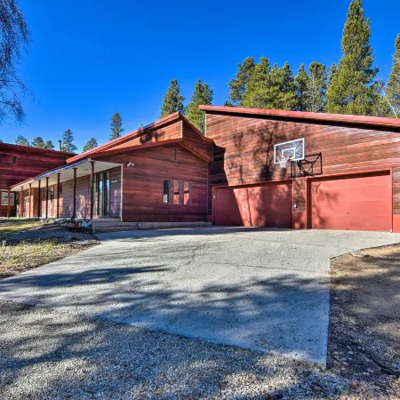Charming Leadville Retreat w/ Private Hot Tub
