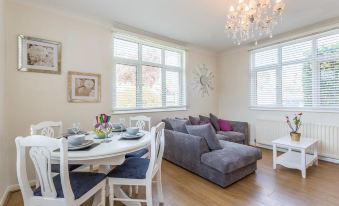 Leigh Apartments - Housity