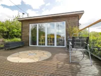 Blackbrae Cabin Hotels in Caldercruix
