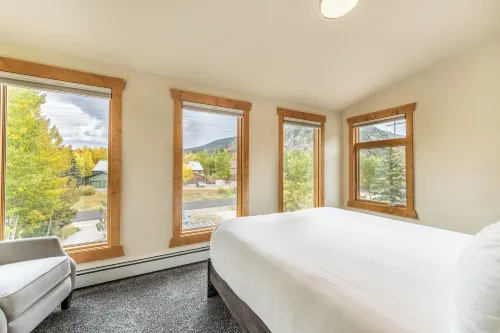 Alpine Drive #106B by Summit County Mountain Retreats Hotels in Frisco