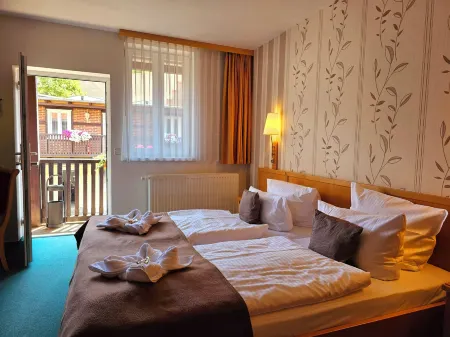 Hotel Am Markt & Brauhaus Stadtkrug Отели в г. Иккермюнде