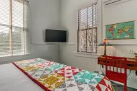 Amelia Schoolhouse Inn - 2-Star