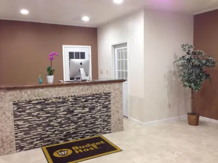 All Suites Inn Budget Host Отели в г. Селинсгров