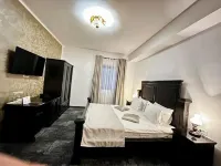 Podu' cu Lanturi Hotels in Бакеу