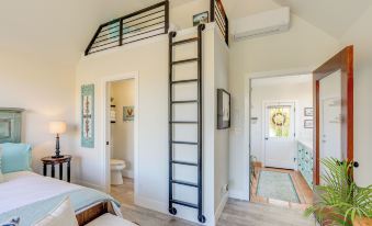 Steps to Sutter Creek Chic Wine Country Cottage