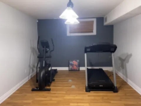 MODERN & QUIET 4-BEDROOM HOME WITH A PATIO/WALKOUT-5min drive to Masonville Mall