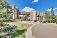 Ski-in/Ski-Out Winter Park Condo w/ Pool Access! - Gym