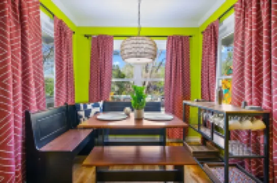 Pickleball & Heated Pool & Game Room & Mini Golf