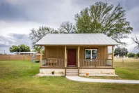 Vineyard Trail Cottages- Adults Only Hotels in Fredericksburg