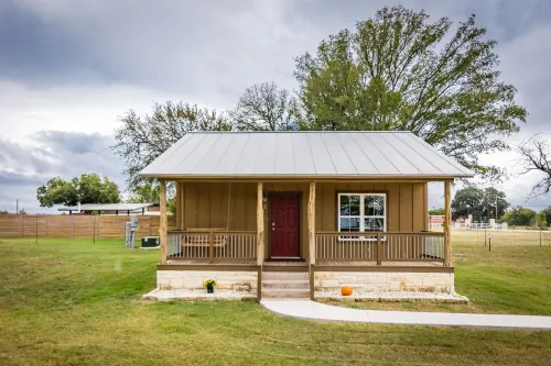 Vineyard Trail Cottages- Adults Only Hôtels à : Fredericksburg