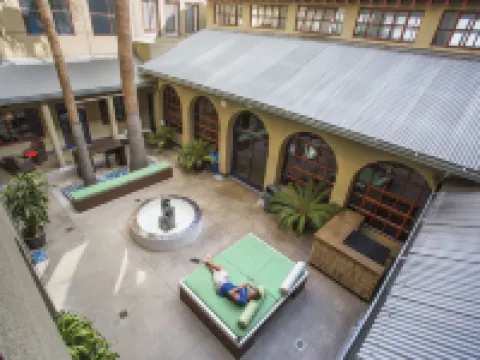 洛杉磯聖莫妮卡嗨青年旅館 Mt. Olive Lutheran Church附近的飯店