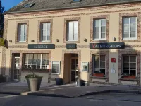 Logis Hôtel Restaurant Auberge du Valburgeois