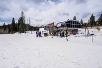 Cozy Ski-in/Ski-Out Breckenridge Condo: Mtn Views! - Spa