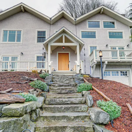 Luxury Vashon Vacation Rental w/ Beach Access!