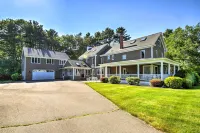 Large Kennebunk Home, Walk to Beach < 2 Mi to Town - Beach