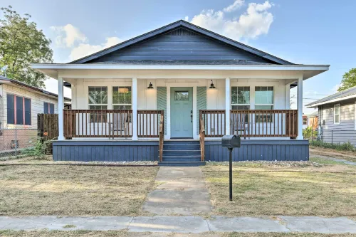 Charming San Antonio Home ~ 4 Mi to Downtown