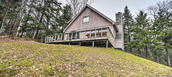 Cozy Mountain Retreat w/ Deck ~ 3 Mi to Mount Snow Hotels in Dover