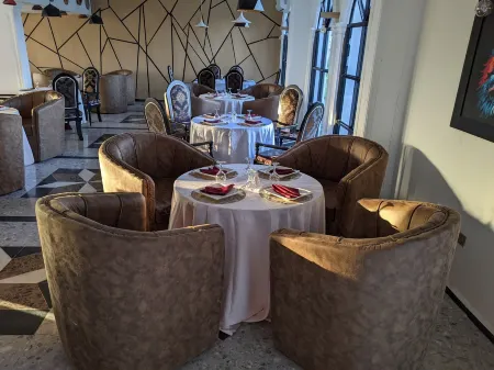 Marcsons Hotels and Resorts Отели рядом с достопримечательностью «Лимбе Ботанический сад»