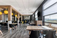 Quality Hotel & Conference Centre - 2-Star