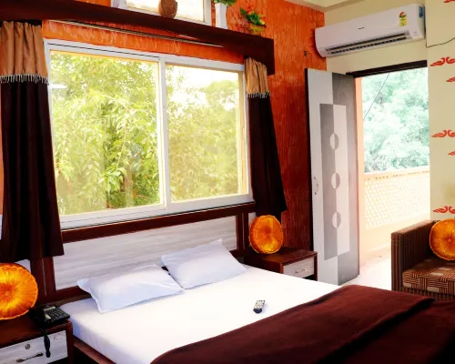 Hotel Raj Palace Hotels in Khargone