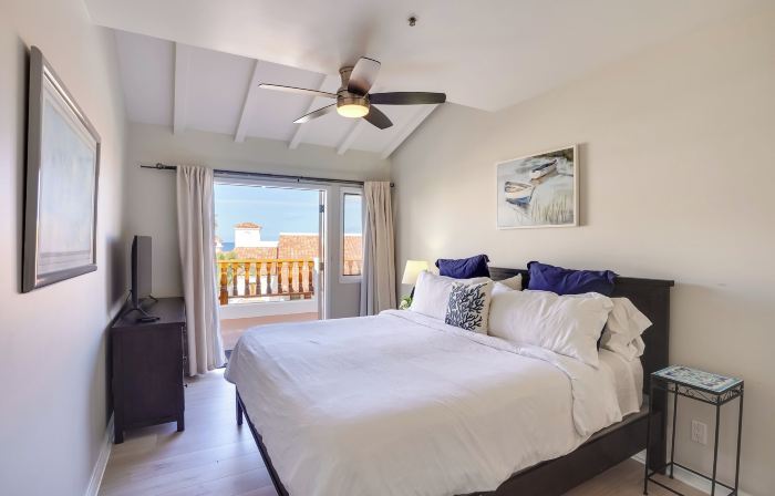 Gorgeous Catalina Island Condo with Golf Cart!