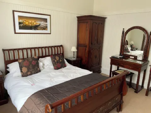 Hamilton House Hotels in 