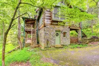 Peaceful Burnsville Cabin By South Toe River! - 2-Star