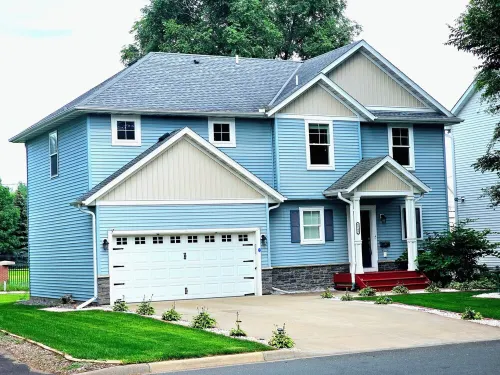 Stylish & Spacious Retreat - with a High tech Movie Theater near DT Minneapolis Hotels in Fridley