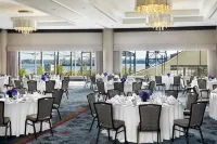 Pinnacle Hotel at the Pier Hotels in Greater Vancouver