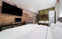 Pyeongtaek Godeok Brown Dot
