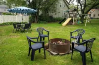 Nautical 3BR Sleeps 8 @ Tweed Airport W/ Fire Pit + Smart TVs Near Beach & Yale
