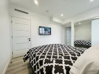 NEW LUXURIOUS LA HOME (Private Rooftop, Outdoor TV, Firepit, etc