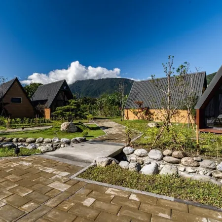 Sun Star Bed and Breakfast/Breeze Star Language Homestay Отели рядом с достопримечательностью «Станция Zhixue»