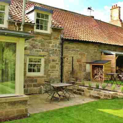 Ingleby Manor - Manor Cottage Hotel Exterior