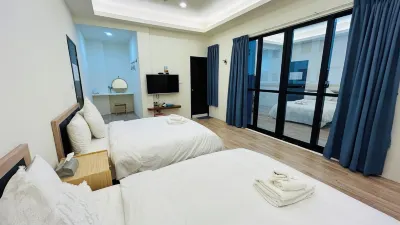 Colorful Guesthouse Hotels in Makung Airport