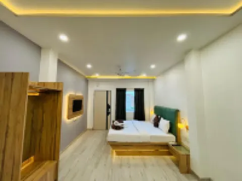 The Lavish Stay Hotels in 