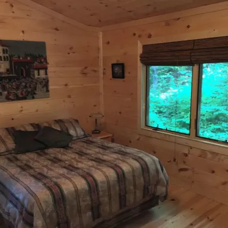 Renew & Relax in Tranquil & Comfortable Log Cabin